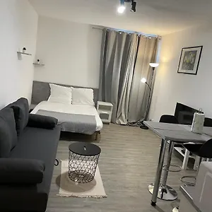 joli-studio-calme-centre-ville-delille-jacobin23.hotels-rhonealpes.com/